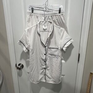 SS Weddings‎ Pajama Set Top Shorts White Black Trim Button Down Size S Flawed